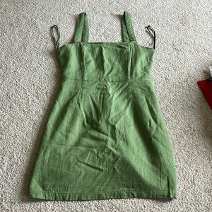 Sage green dress, perfect for picnics!